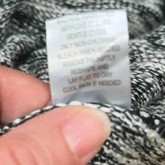 Absolutely Famous plus size, sleeveless, open front, open knit, sweater - Picture 10 of 11